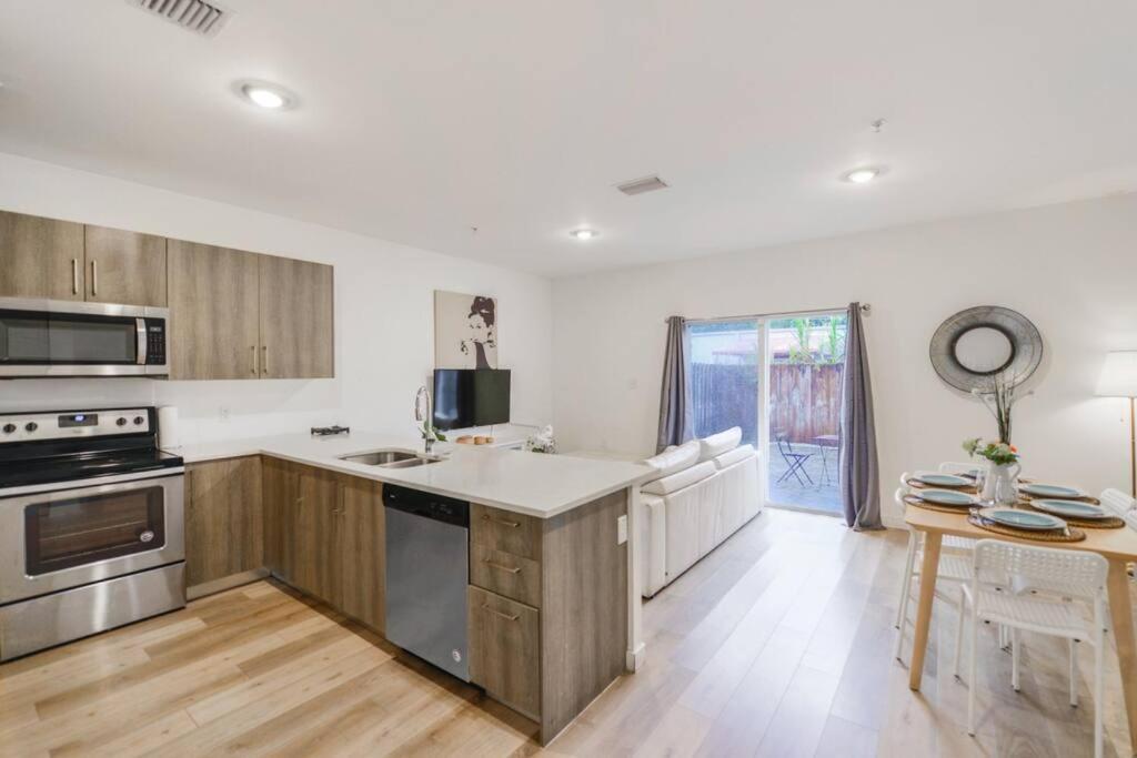 Fantastic Townhouse 15Minutes From The Beach Miami Exterior foto
